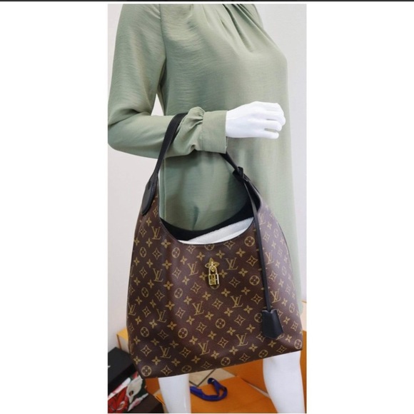 🎈SOLD🎈 LV Discontinued Flower Hobo - Picture 11 of 16